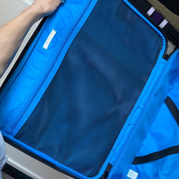 🌼 Vintage Y2K Roxy Suitcase Roxy Luggage Roxy Carry-on Rare Roxy - Picture 13 of 17